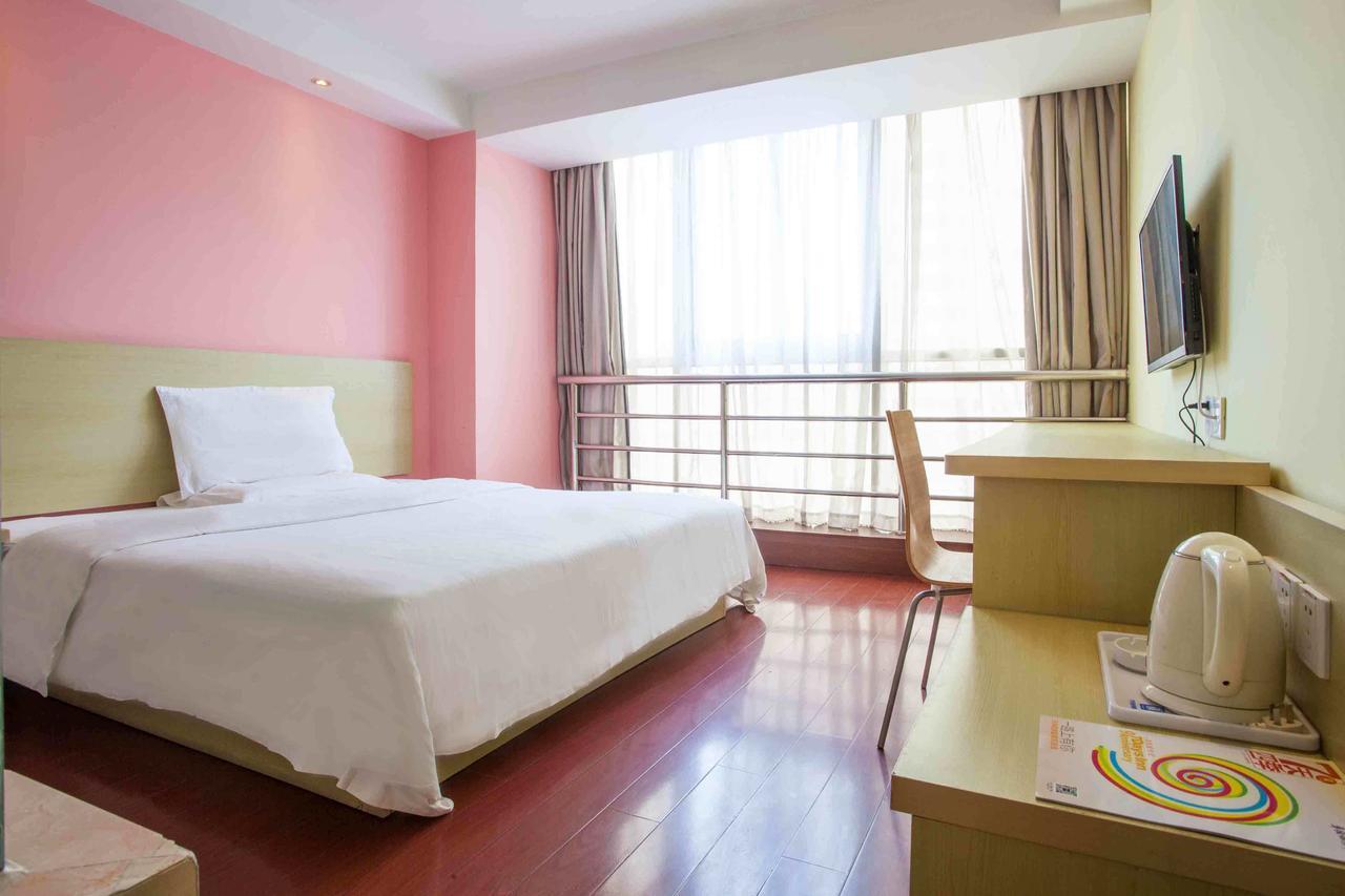 7Days Inn Deyang Wenmiao Square Room photo